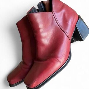 Vintage Pesaro red leather ankle boots